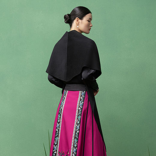 【林栖设计小店】绵羊毛披肩复古优雅2025秋季新款毛呢围巾女2953105 商品图4