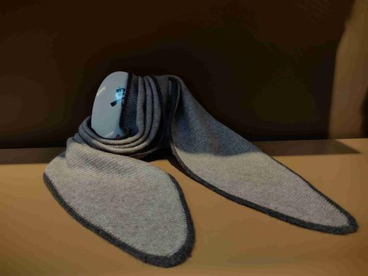 优品堂『织韵』软黄金羊绒三角巾 商品图2