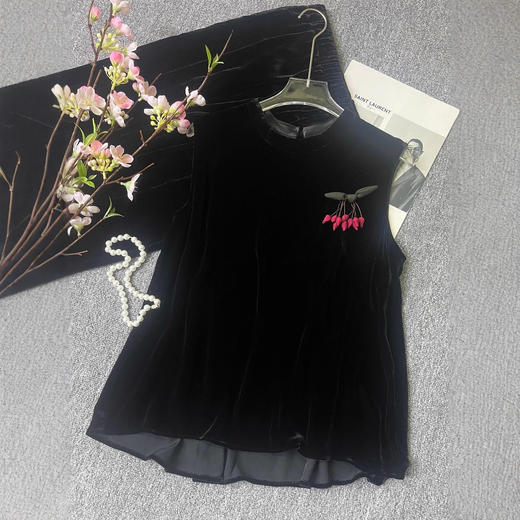 丁摩 夏季新款时尚气质真丝丝绒宽松版无袖衬衫女配小辣椒胸针5ZF-633 商品图2