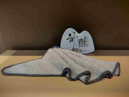 优品堂『织韵』软黄金羊绒三角巾 商品图1