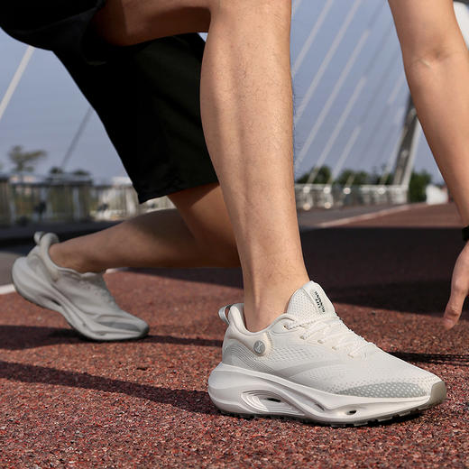 热卖中！！前脚掌宽建议拍大一码！【奥特莱斯线下专柜有售】简届灵动1.0全掌碳板运动跑鞋（男女同款）（下单72小时内发货！） 商品图0