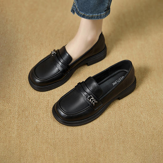 西遇黑色乐福鞋女新款秋季法式软底不累脚通勤女鞋粗跟小皮鞋V1857108 商品图0