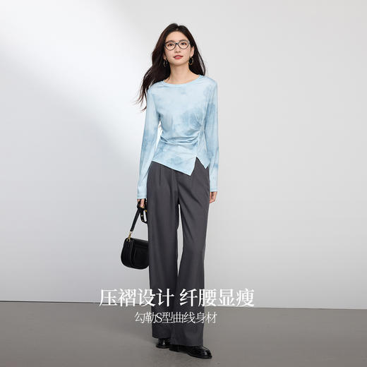 【08/19新品】熙世界晕染正肩长袖T恤女2025秋季新款圆领修身捏褶收腰打底上衣 商品图2