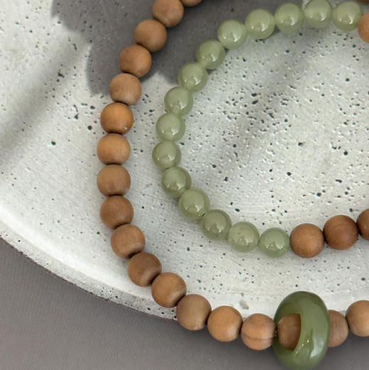 6mm双圈 印度纯天然老山檀 碧玉 和田玉 半山半水 素净款 纯天然的香味 商品图0