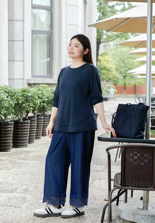 现货【拼接绣花边 软牛仔裤】松紧腰，垂坠感非常好！！非常亲肤的软牛仔，强力推荐，带光泽感，直筒9分裤，遮肉显瘦，穿不惯牛仔的姐妹，试穿这件都爱上了 商品图7