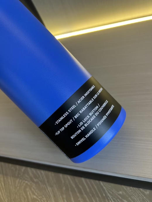 正品彪马304不锈钢运动水壶来喽！纯正品 国内卖459一个！三个颜色 超级赞 946ml大容量
只有墨绿，蓝色 商品图13