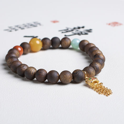 xy0548沉香+蜜蜡南红翡翠手串 商品图1