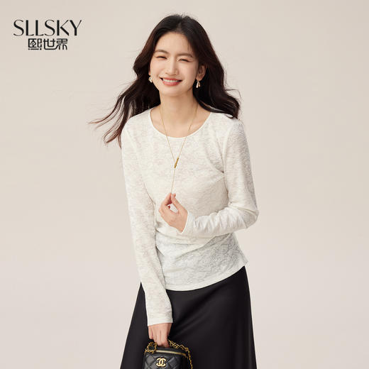 【08/19新品】熙世界白色提花长袖T恤女秋2025新款设计感圆领捏褶收腰显瘦上衣 商品图0