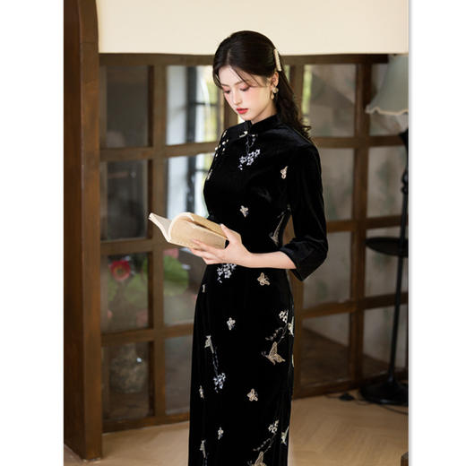SKY 315107复古中国风长款丝绒绣花七分袖日常旗袍裙 商品图3