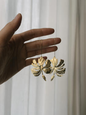 OKRA | Gentle hibiscus earrings 温柔木槿花 [耳环]