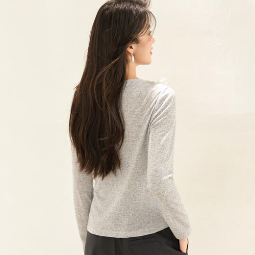 「自」全新升级【铂金会员174/天猫229/差价55】(01947)洛诗琳新款气质钉珠上衣2025秋季气质圆领显瘦打底衫上衣女 商品图4