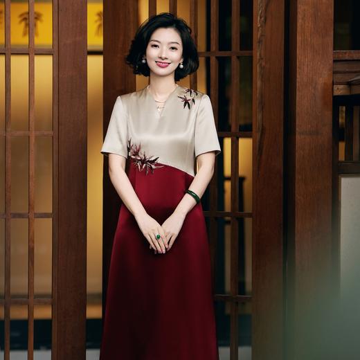 西子/红意东方重磅醋酸竹叶刺绣红杏拼接撞色V领连衣裙/CQTJ018 商品图3