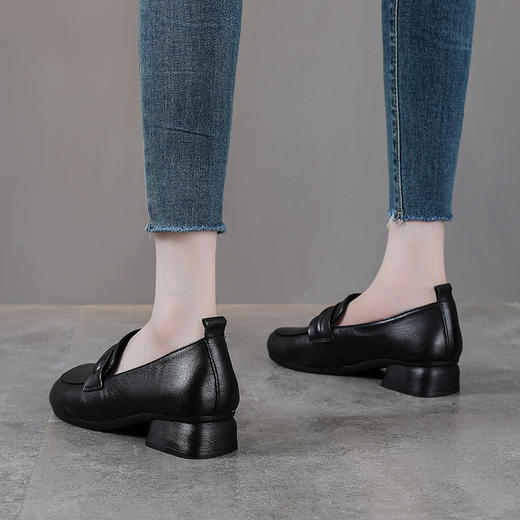 YR 2736真皮粗跟大码舒适单鞋休闲鞋 商品图3