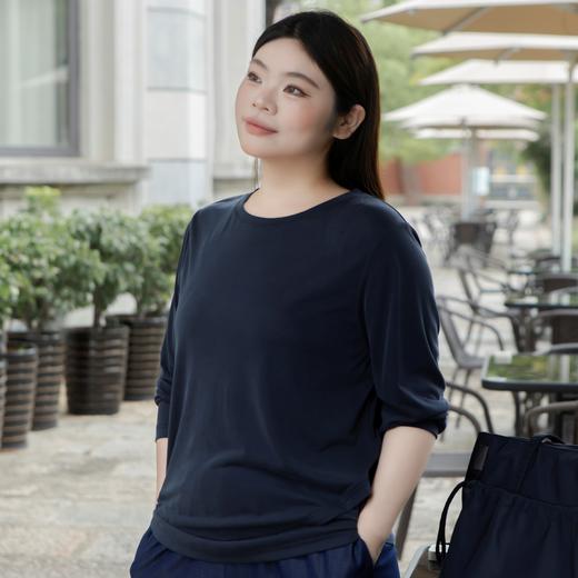初秋王炸款，人手两件【百搭初秋打底衫】正码正拍，面料有弹、亲肤！经典圆领，不勒脖子，微A版型，腰间拼接，遮挡肉肉，非常百搭显瘦，不挑身材，不挑年龄！ 商品图1