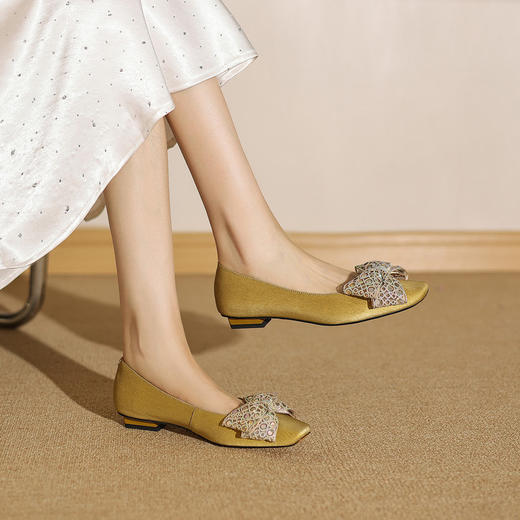 【预售5天】头层皮水钻蝴蝶结拼色时尚新款方头粗跟低跟浅口单鞋ZF&25191 商品图3
