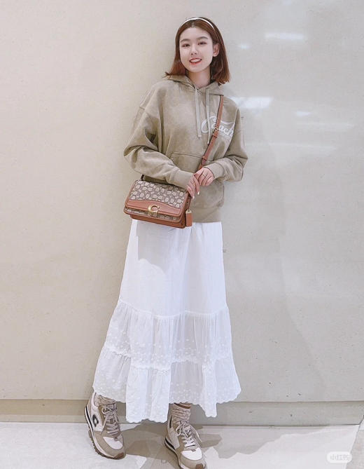 𝐂𝐇情侣款老花米白印花连帽卫衣815 商品图9