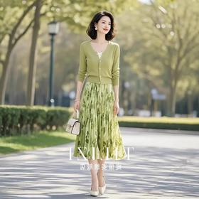 2025超火开春穿搭一整套韩风chic气质减龄休闲清新绿色两件套装裙