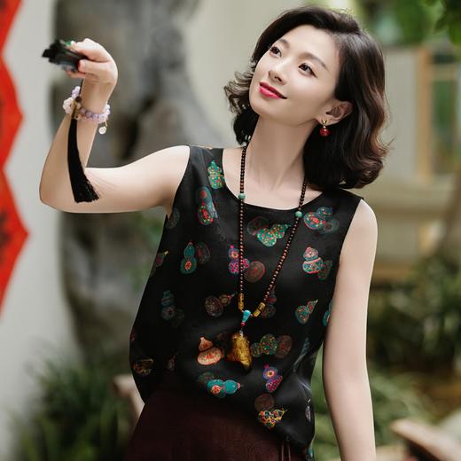 西子/【七彩葫芦】非遗红云纱重磅24姆米桑蚕丝七彩“瑞葫祥纹“印花黑色背心/DDTJ284 商品图7