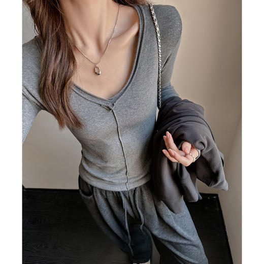 早秋新款莫代尔V领设计感长袖打底衫女内搭秋冬季百搭高级感正肩t恤上衣服 商品图0