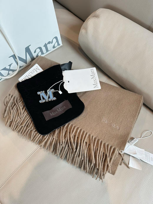 国内现货MaxMara大披肩围巾➕胸针！配购物袋！只要2300元！ 商品图0