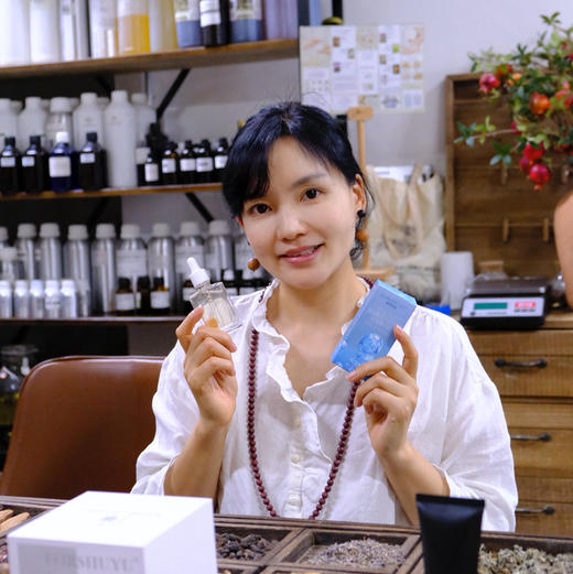 【3天左右发货】【玻色因玻尿酸多肽精华液】全neng精华， 抗衰配方设计 玻色因+多肽组合，保湿功效配方设计逻辑wang炸组合补水j致，搭配纯露，玻色因面霜使用 30ml/支 商品图3