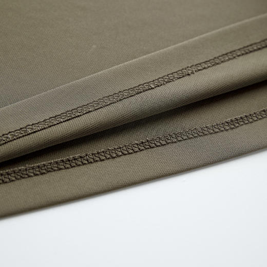 ROMI STUDIO“气质优雅”纺织肌理感不对称斜肩长袖T恤 RWCASG4357  商品图4