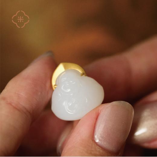 米马饰物 新疆和田玉白玉佛公吊坠——18K金镶嵌 过灯料 商品图1