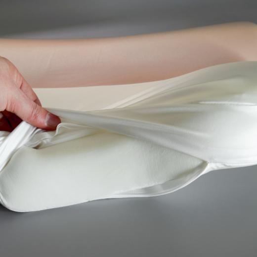 如何呢😎抢了3个月的5.0版护脊颈椎枕到手了！脊椎一个滑铲高呼"舒坦~" 日本【零压助眠深睡慢回弹护脊颈椎枕】日本骨科医师推荐👍🏻 商品图8