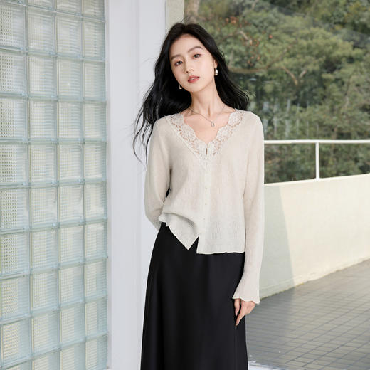 三彩2025秋季新款V领蕾丝提花针织衫打底毛衫长袖开衫温柔风S 商品图1