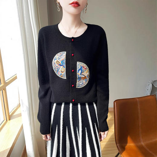 深圳南油大牌奢品新中式圆领宽松国风毛衣外套针织衫女春秋季上衣 商品图3