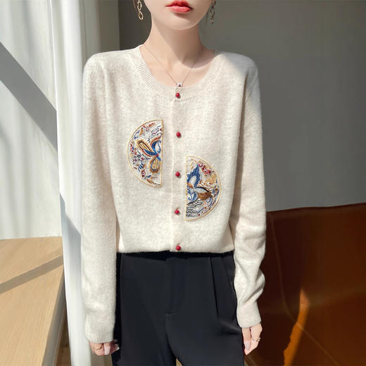 深圳南油大牌奢品新中式圆领宽松国风毛衣外套针织衫女春秋季上衣 商品图0