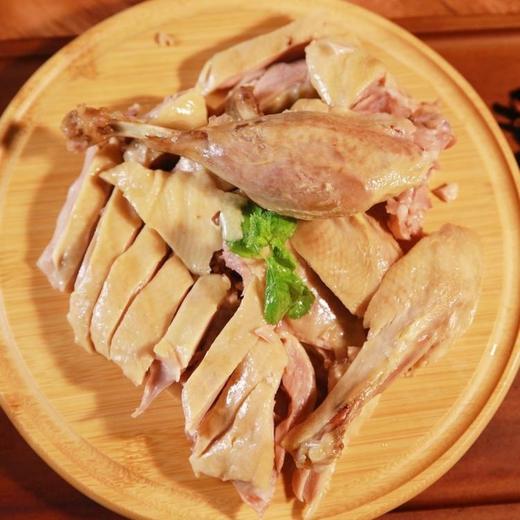 非遗金陵盐水鸭##冷吃菜无需加热# 咸香可口，肉质鲜嫩不肥腻、无鸭腥味、精选优质谷鸭，千年古法老卤秘制 ，连骨头都入味了~ 商品图0