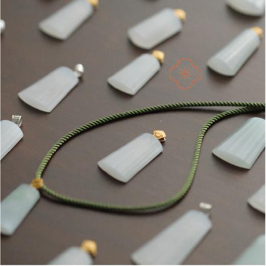 米马饰物 18K金扣糯种飘绿翡翠无事牌  弧面平安方牌 商品图2