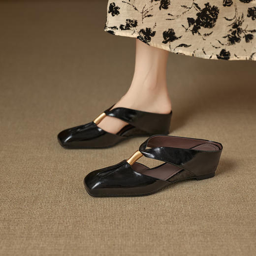 【预售5天】羊皮版~内增高褶皱包头拖鞋女新款法式复古外穿半拖凉拖鞋CQSJ&H-8255 商品图3