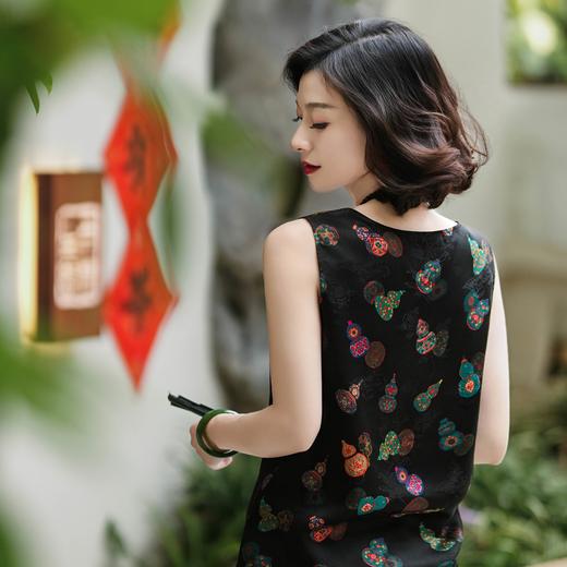 西子/【七彩葫芦】非遗红云纱重磅24姆米桑蚕丝七彩“瑞葫祥纹“印花黑色背心/DDTJ284 商品图2