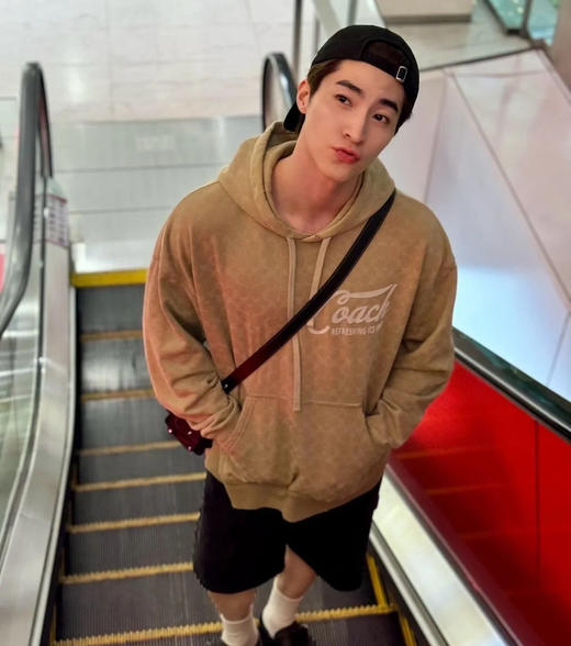 𝐂𝐇情侣款老花米白印花连帽卫衣815 商品图6