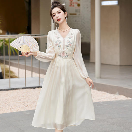 DJ5825新中式国风连衣裙女夏新款显瘦刺绣小香风优雅时尚长裙DJ5825 商品图3
