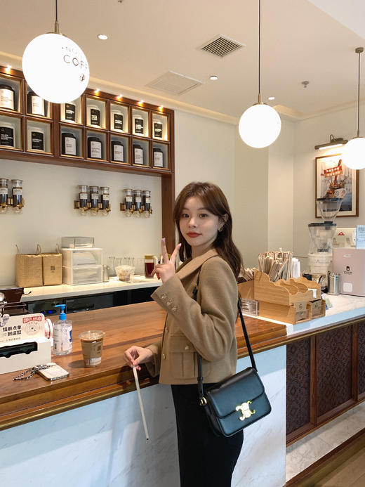 金蘑菇菇 伦敦的一个雨天 / 中古香香套组 复古精致少女感三件套 商品图6