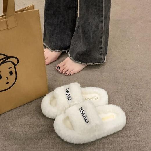 【秋冬新款❗️厚底增高毛毛拖鞋】舒适设计，时尚优雅，不磨脚不勒脚！女外穿拖鞋厚底羊毛叠穿居家毛绒拖 商品图0