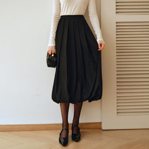 OLrain欧芮儿2025新款女秋季通勤黑色毛呢百褶花苞半身裙显瘦裙子 商品图0