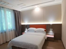 豪华大床房（标准套间）