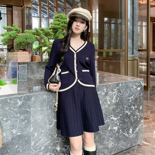 奢姿大码女装2025秋季时尚学院风刺绣针织套装胖妹妹气质两件套9853969898 商品图4