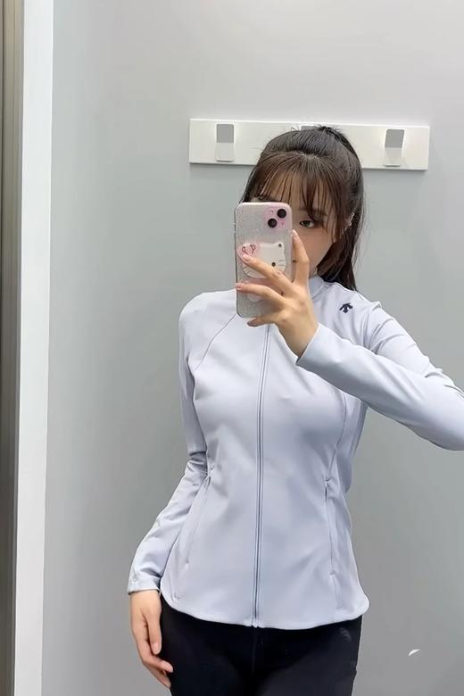 点此购买 迪桑特春秋季女士轻盈修身针织运动夹克 LL  327657 商品图10