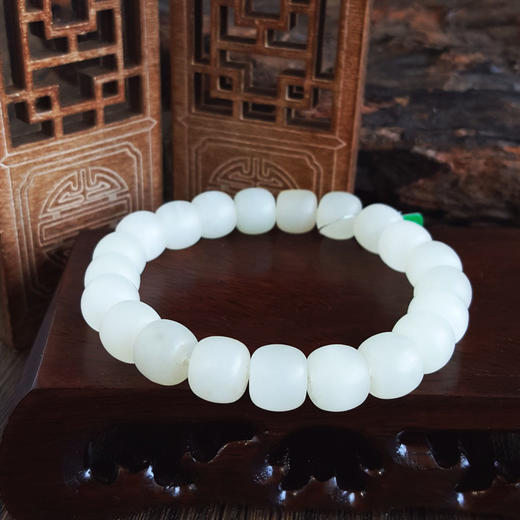 【天然正品】天然青海料细腻桶珠约10*9MM和田玉手串10.4*9.0MM女性现售价：880特价！100825NJM20 商品图2