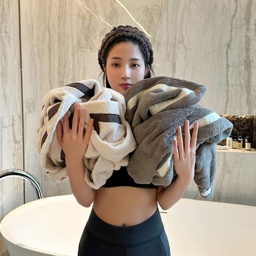 官网599！轻奢棉质双面毛圈大号浴巾家用成人加厚加大洗澡巾沙滩巾裹巾 商品图4