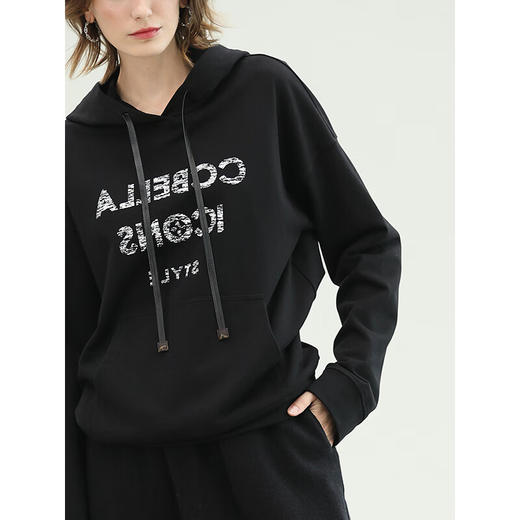 【专属秒杀】COCOBELLA黑色字母印花小个子连帽卫衣女秋新款休闲外套SE619 商品图1