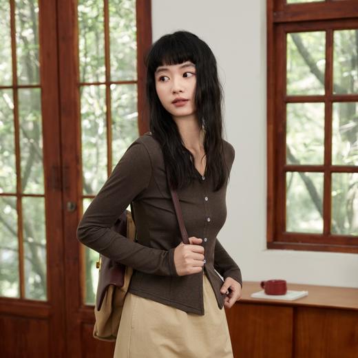 SPLELED 显瘦百搭假开衫 弧型分割线设计，360度修饰身材曲线；内层配有薄绒，秋天可单穿；凸显时尚感 商品图6