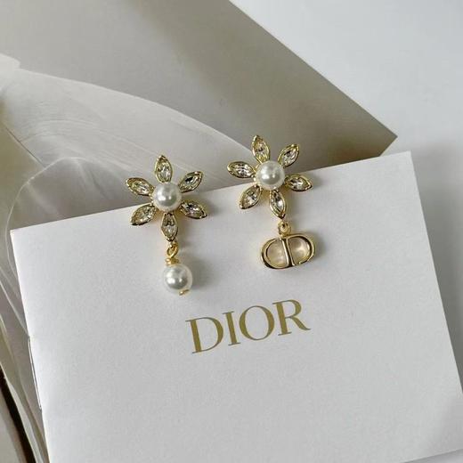 G340 D@o#r树脂珍珠太阳花耳环 商品图0