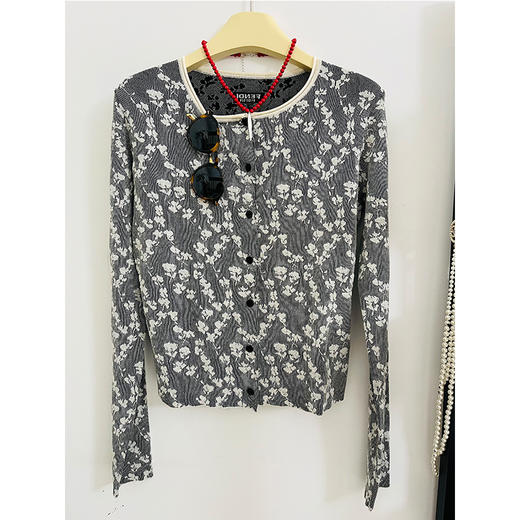 明星同款平替！ FEND*25春夏重工蕾丝花朵针织衫 立体提花工艺+80支包芯纱 柔软亲肤 单穿叠穿都OK【非质量问题不退，谢谢理解】 商品图7