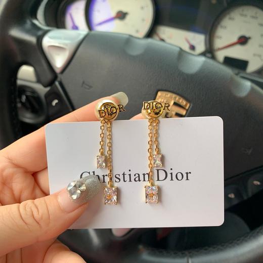 G330 迪AO方钻字母珍珠耳钉配全套包装 商品图0
